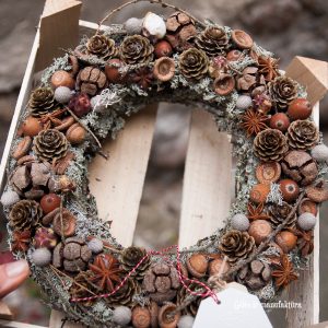 vainikas riešutai gilės kiparisas anyžiai rudeninis vainikėlis gėlės ir manufaktūra nuts ruduo fall wreath