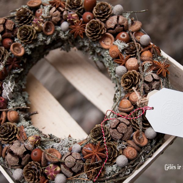 ainikas riešutai gilės kiparisas anyžiai rudeninis vainikėlis gėlės ir manufaktūra nuts ruduo fall wreath