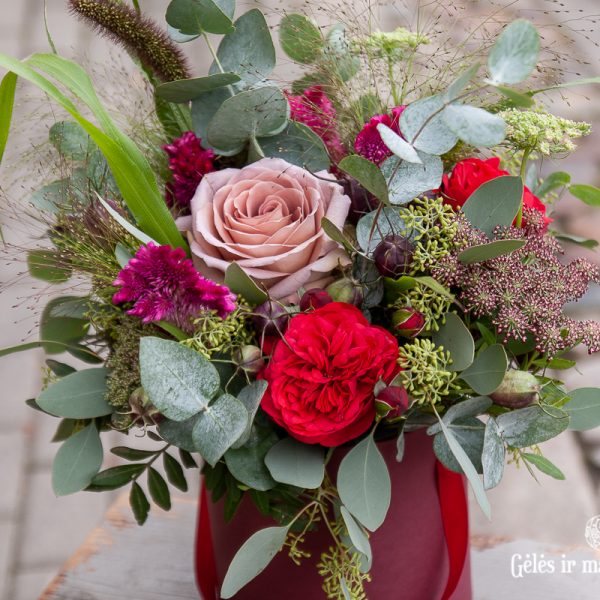 gėlių dėžutė bouquet puokštė flowers box gėlės vilniuje skintos
