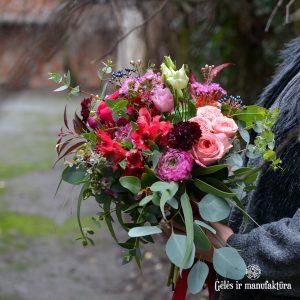 valentine day flowers bouquet red valentino raudona gėlių puokštė gėlės ir manufaktūra