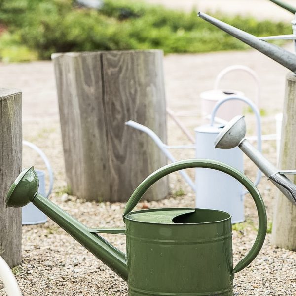 watering can zinc metalinis green žalias laistytuvas gėlės ir manufaktūra iblaursen