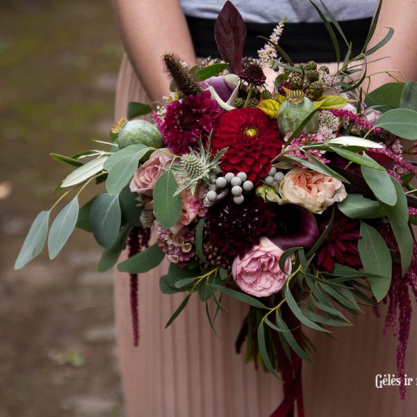 flowers bouquet bridal bordo burgundy nuotakos puokštė gėlės ir manufaktūra