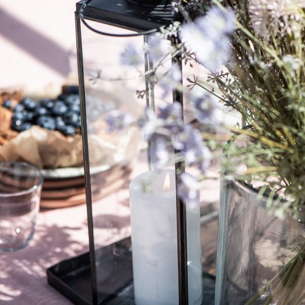 lantern žibintas candleholder glass black metalinė žvakidė stiklinė gėlės ir manufaktūra