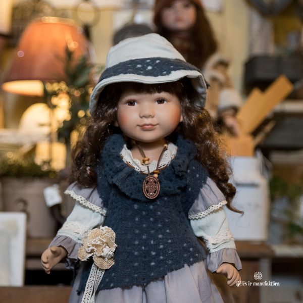 pocelianinė lėlė porcelain doll handmade ranku darbo limited edition gėlės ir manufaktūra Adeles Puppenhaus