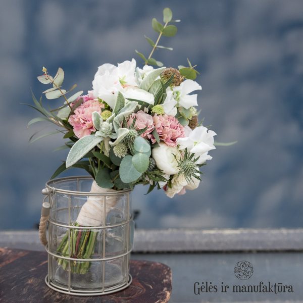 bridal-bouquet-nuotakos-puokštės-kakavine pastelinė gėlės-ir-manufaktūra-flowers-wedding-lathyrus sweat peas kvepiantys žirneliai