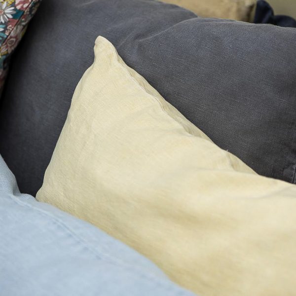 cushion cover lemon linen citrinos spalvos lininis linas pagalvėlės užvalkaliukas pagalvė geltona Gėlės ir manufaktūra 6203-05 iblaursen