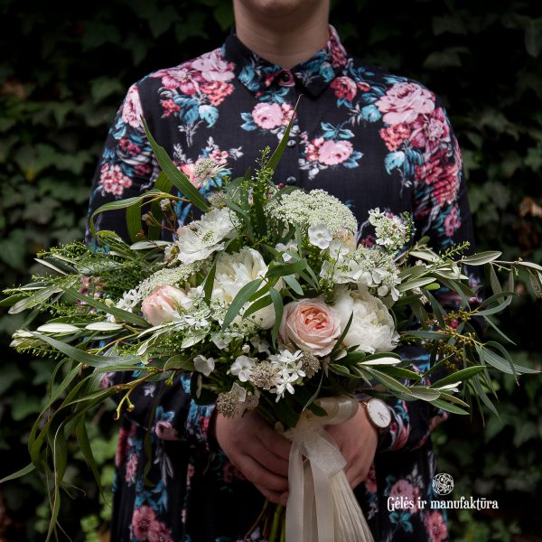puokštė vestuvinė nuotakos nuotakai Gėlės ir manufaktūra vestuvės bridal bouquet eukaliptas pievų lauko