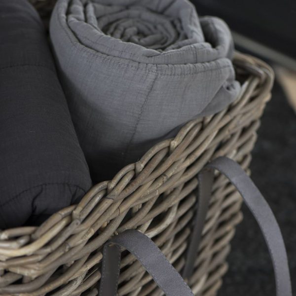 quilt bedspread throw lovatiesė lovos užtiesalas juoda tamsiai pilka gėlės ir manufaktūra anthracite 6208 iblaursen pledas