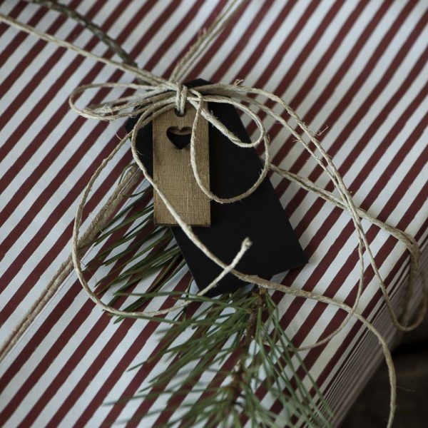 christmas gifts wrapping paper heart popierius žalias dovanų pakavimas kalėdos kalėdinė virvutė gėlės ir manufaktūra iblaursen dovana