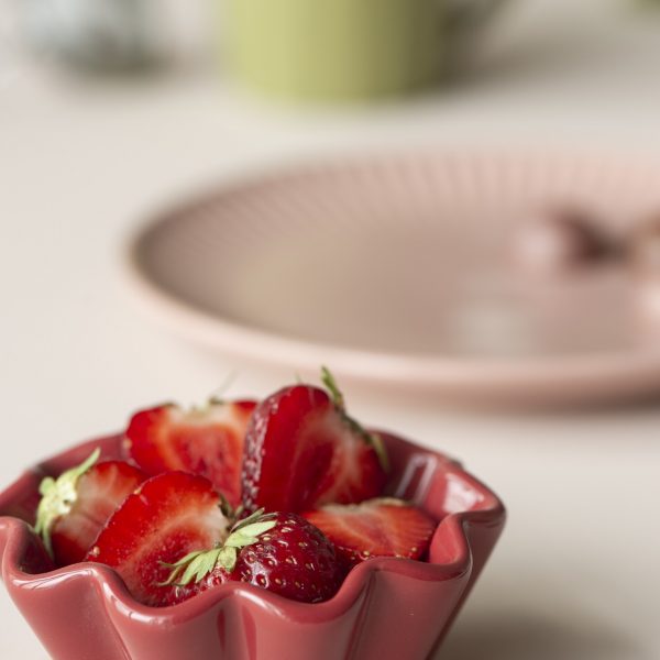 cup cake indelis uogienei pyrageliui Mynte Strawberry braškių red ryškiai raudonas gėlės ir manufaktūra iblaursen