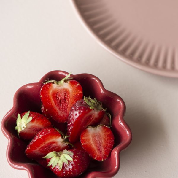 cup cake indelis uogienei pyrageliui Mynte Strawberry braškių red ryškiai raudonas gėlės ir manufaktūra iblaursen