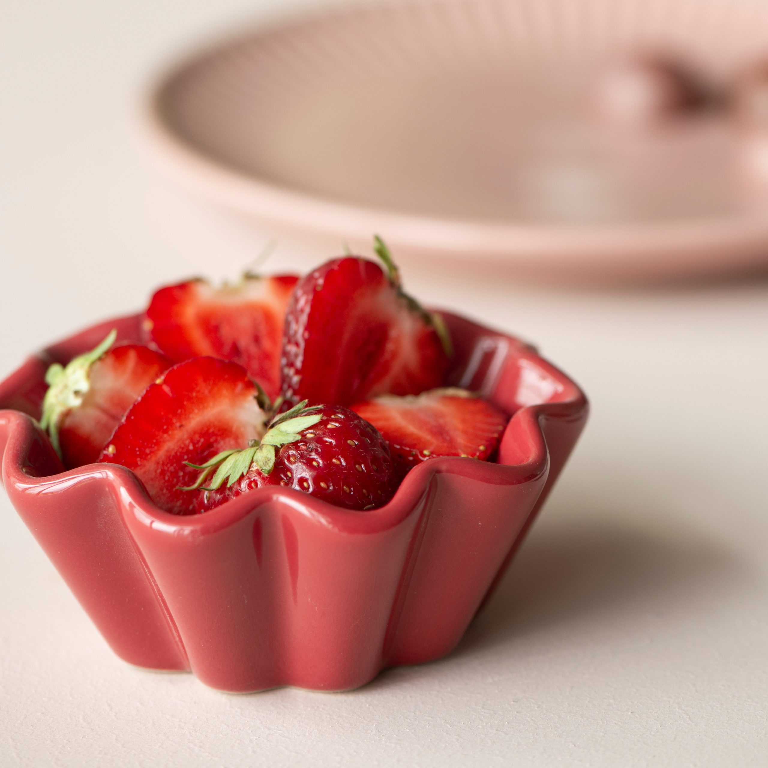 cup cake indelis uogienei pyrageliui Mynte Strawberry braškių red ryškiai raudonas gėlės ir manufaktūra iblaursen
