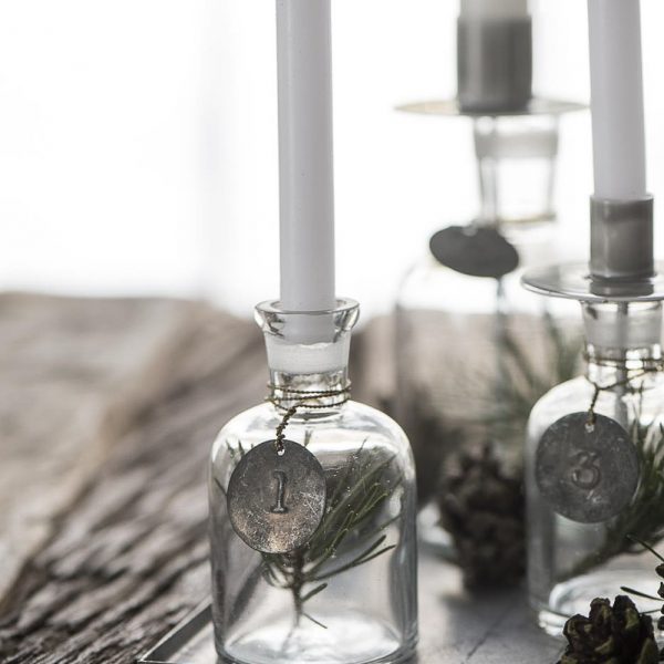 candle holder spear grey tapper metalinė žvakidė smeigtukas laikiklis plonai žvakei pilkas gėlės ir manufaktūra iblaursen 9053-18 pharmacy glass buteliukas farmacinis