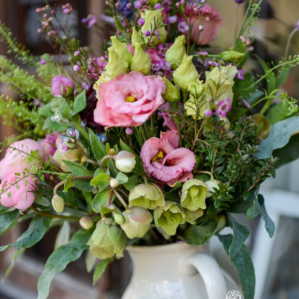 gėlės ir manufaktūra bouquet puokštė eustomos rožinė pink spring flowers