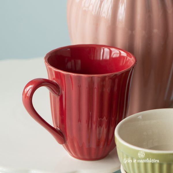 mug puodelis mynte strawberry red raudonas raudonos spalvos keramikinis su grioveliais with grooves gėlės ir manufaktūra iblaursen 2088-33