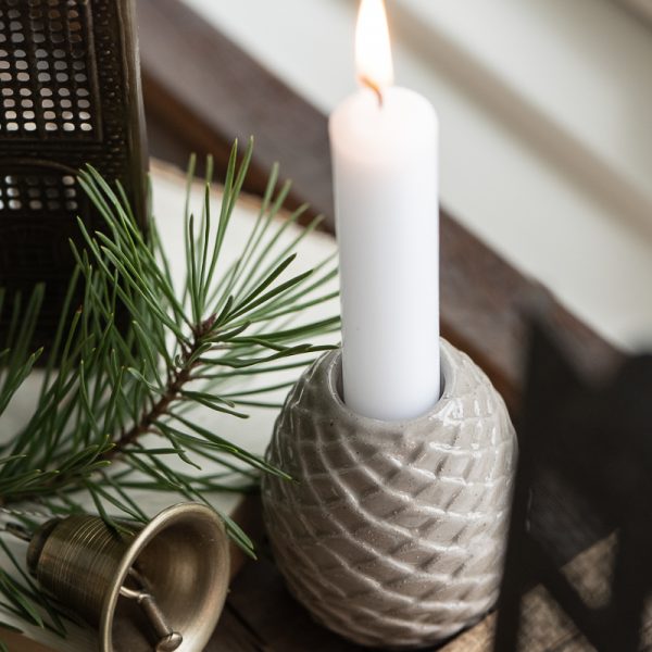 candle holder cone taper kankorėžis keramika kalėdos christmas žvakidėlė keramikinė varpelis bell gėlės ir manufaktūra stillenat