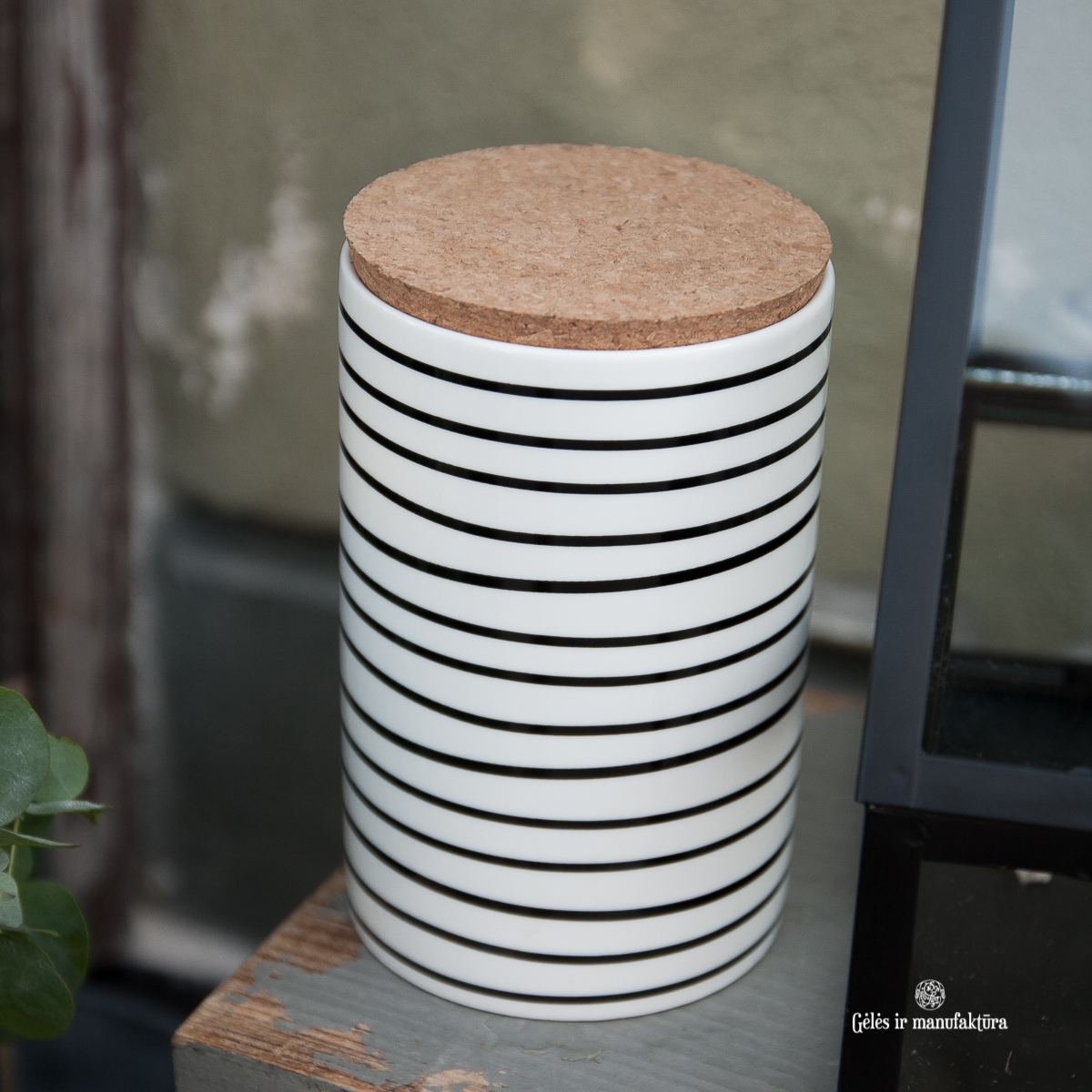 Baltas keramikinis porcelianinis indas su kamštiniu dangčiu (Maku), juodai dryžuotas, 760 ml - Image 6