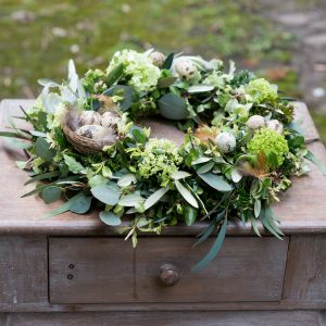 vainikas vainikėlis pavasarinis velykinis dekoravimas velykos gėlės ir manufaktūra wreath easter