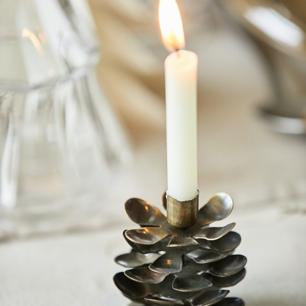 candles holder cone kankorėžis christmas table decoration stalo dekoras žvakės žvakidės kalėdos gėlės ir manufaktūra ib laursen