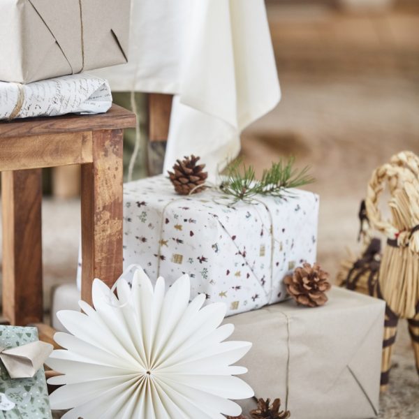 wrapping paper gift popierius dovanų pakavimas kalėdos kalėdinis nostalgiškos nostalgic christmas gėlės ir manufaktūra