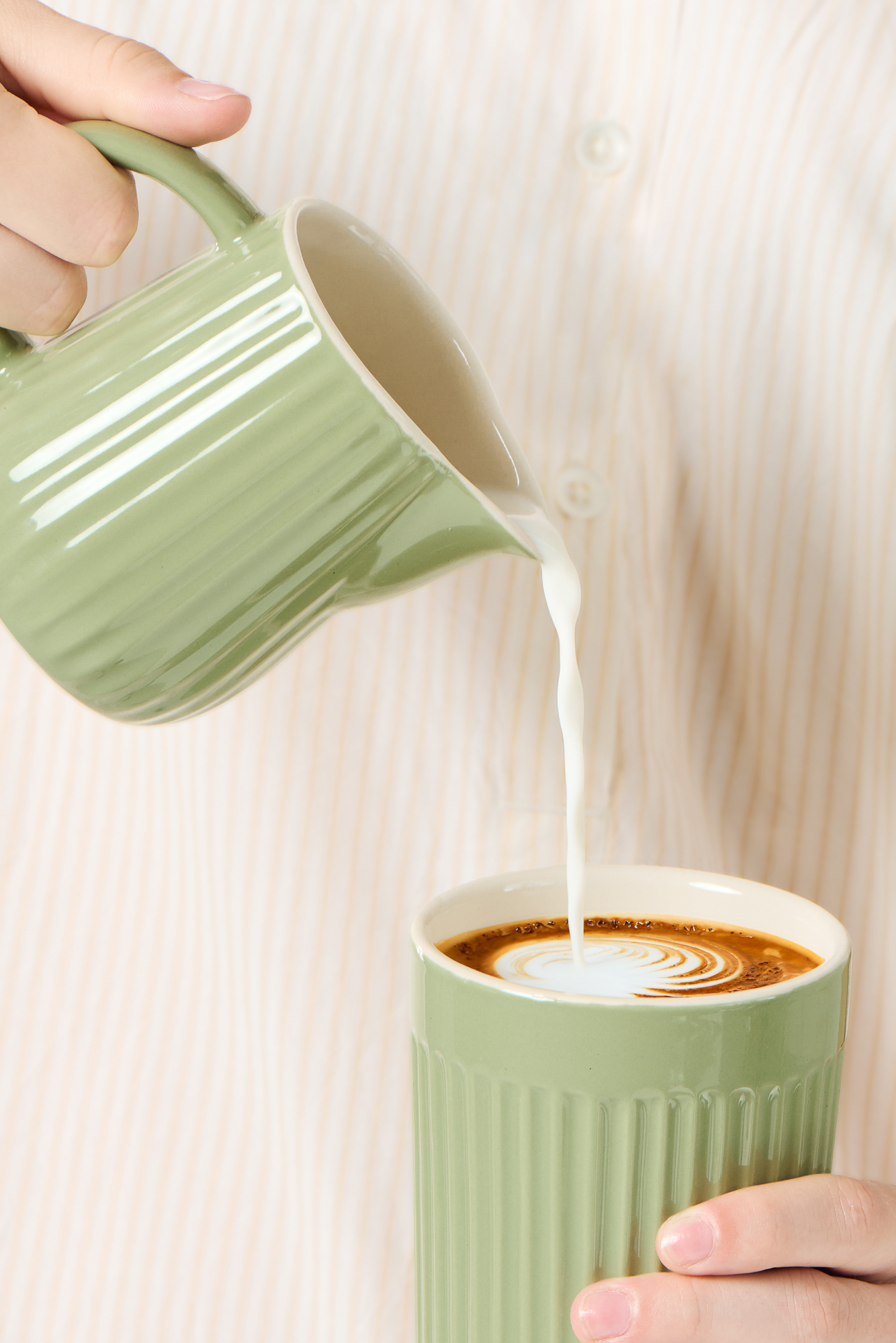 ąsotėlis pienui grietinėlei keramikinis indelis jug pitcher ceramic mynte gėlės ir manufaktūra