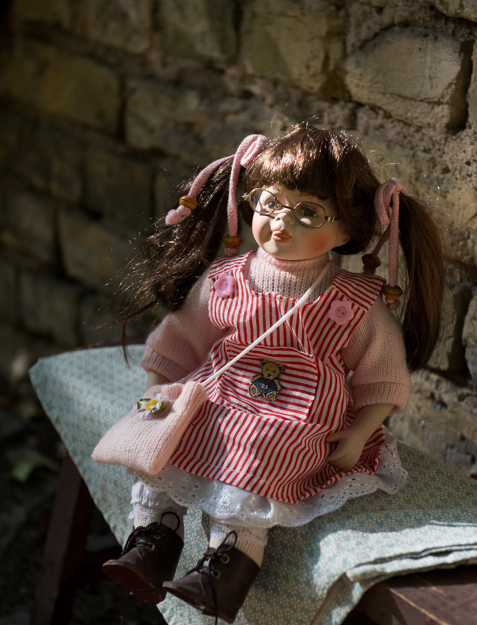 Porcelianinė lėlė tamsiais plaukais iš Adele's Puppenhaus lėlių kolekcijos, dydis 40cm - Image 11