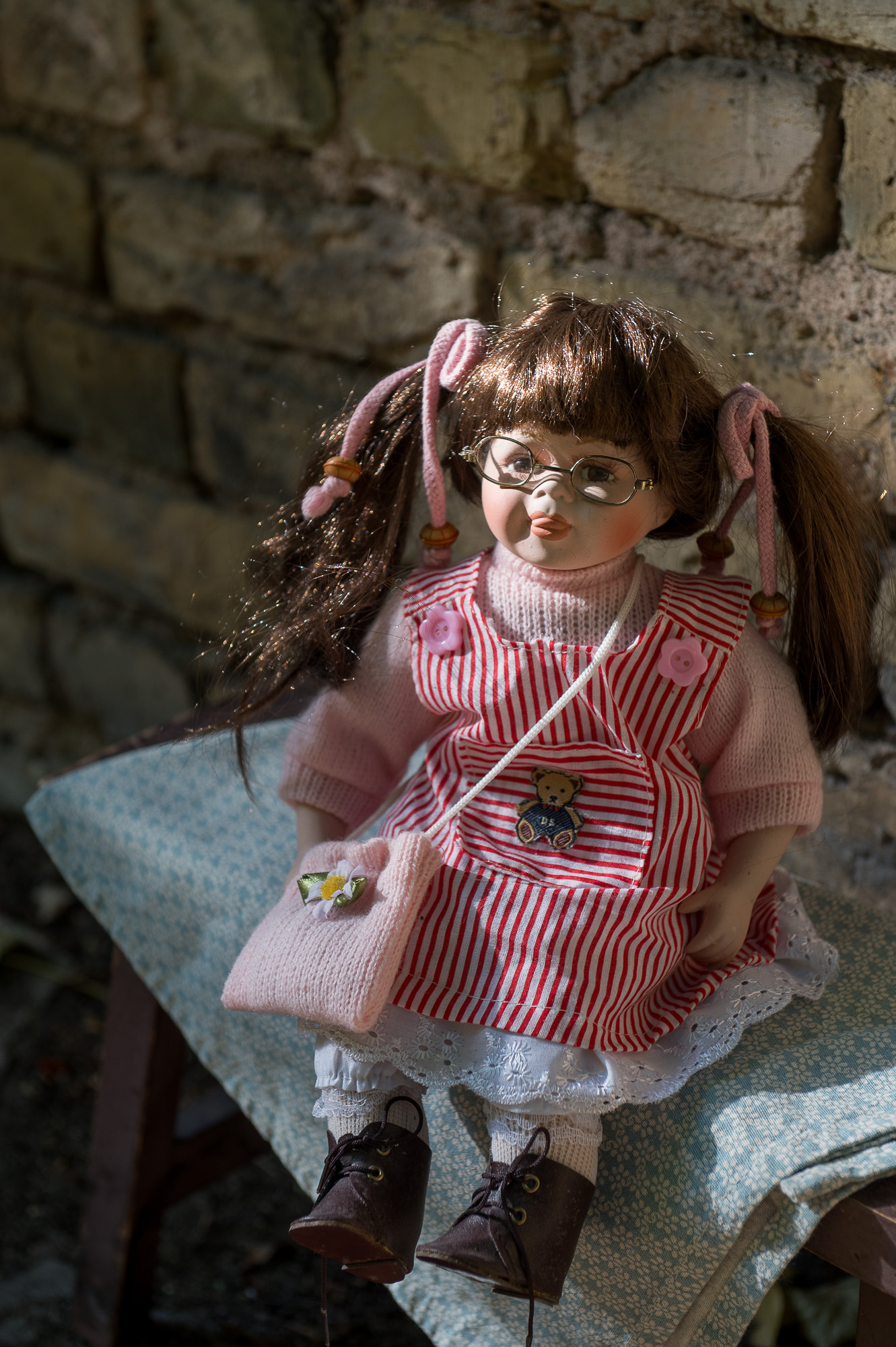 Porcelianinė lėlė tamsiais plaukais iš Adele's Puppenhaus lėlių kolekcijos, dydis 40cm - Image 8