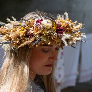 Vainikėlis vestuvėms ar kitai progai- sausų džiovintų gėlių romantiškas vainikas galvai papuošti